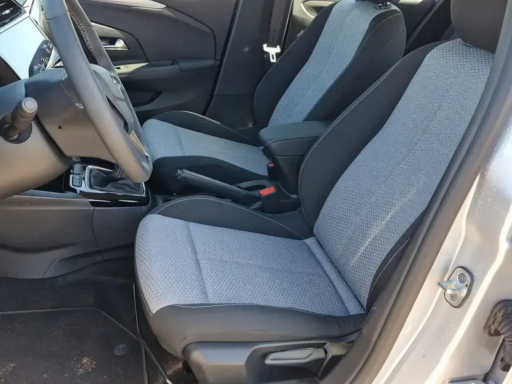 Gebraucht Opel Corsa 101 PS (74 kW) 2024 Kristall silber metallic (metallic) Kleinwagen