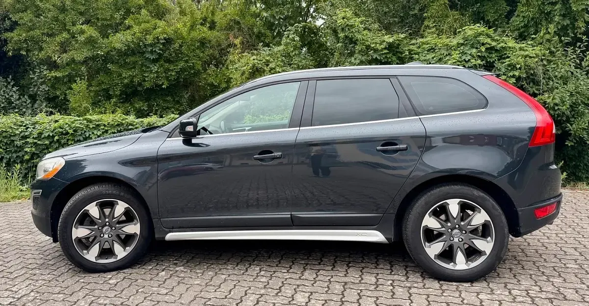 Gebraucht Volvo XC60 Summum 215 PS (158 kW) 2011 Schwarz SUV