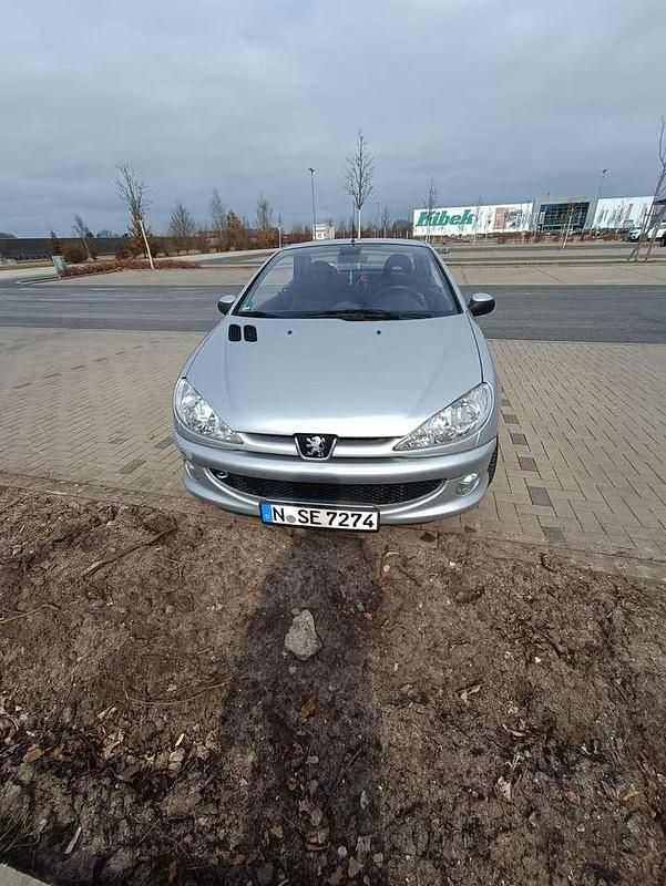 Silber Gebraucht 2005 Peugeot 206 CC Quiksilver Cabrio | 2.000 € (Fairer Preis) - Bild 1/4