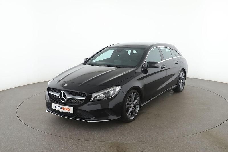 Schwarz Gebraucht 2017 Mercedes CLA180 Shooting Brake Urban Kombi | 18.240 € (Teuer) - Bild 1/3