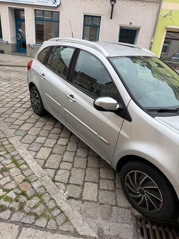 Gebraucht Renault Clio II 75 PS (55 kW) 2009 Silber Kleinwagen