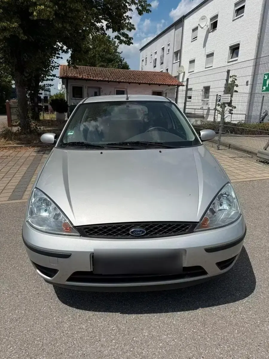 Usata Ford Focus 75 CV (55 kW) 2003 Argento Utilitaria