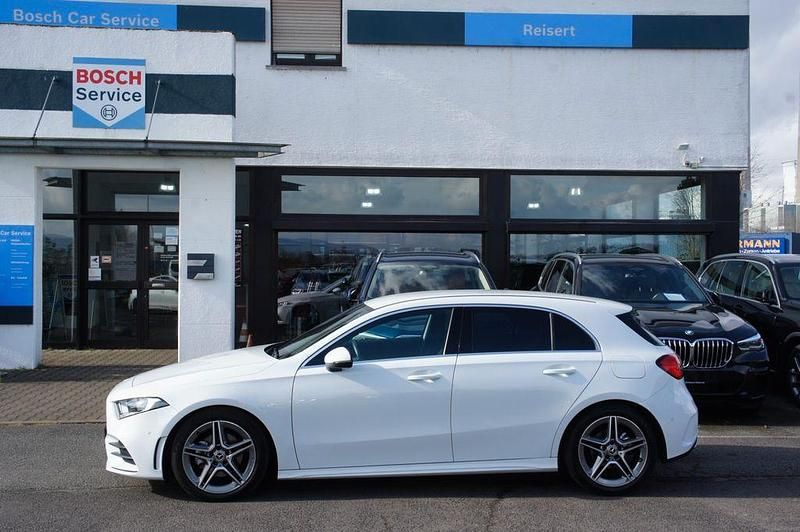 Gebraucht Mercedes A200 AMG line 150 PS (110 kW) 2022 Weiß Limousine