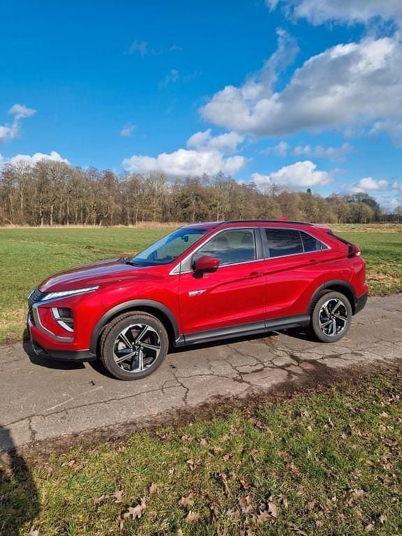 Gebraucht Mitsubishi Eclipse Cross Basis 188 PS (138 kW) 2021 Rot SUV