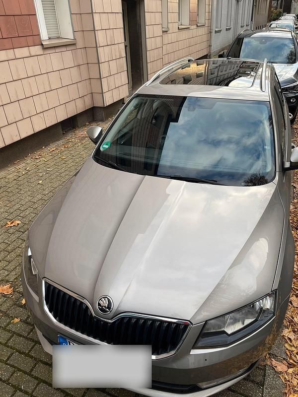 Gebraucht Skoda Octavia 150 PS (110 kW) 2016 Silber Kleinwagen