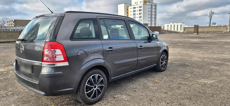 Gebraucht Opel Zafira 125 PS (91 kW) 2012 Grau Van / Kleinbus