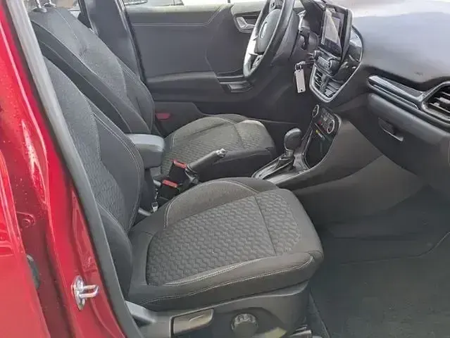 Gebraucht Ford Puma Titanium 125 PS (91 kW) 2023 Rot, fantastic red metallic SUV