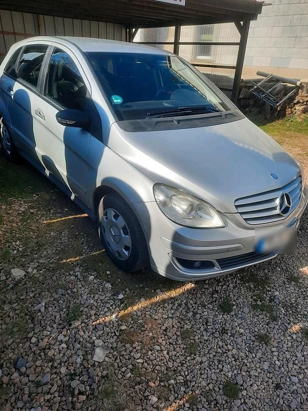Gebraucht Mercedes B170 116 PS (85 kW) 2005 Silber Van / Kleinbus