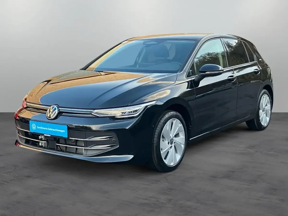 Gebraucht VW Golf VIII 150 PS (110 kW) 2025 Grenadillschwarz metallic Limousine