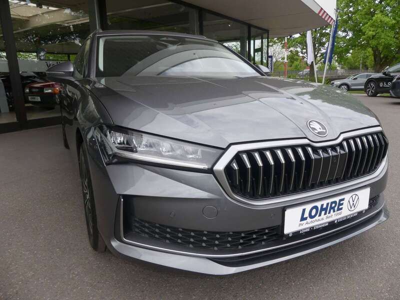 Gebraucht Skoda Superb Selection 150 PS (110 kW) 2025 Grau Kombi