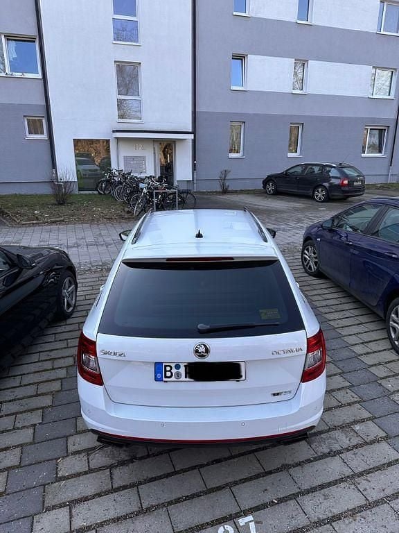 Gebraucht Skoda Octavia vRS 230 PS (169 kW) 2015 Weiß Kleinwagen