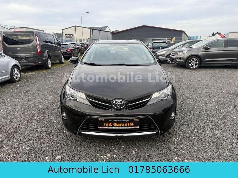 Schwarz Gebraucht 2014 Toyota Auris Life+ Limousine | 7.999 € (Guter Preis) - Bild 1/4