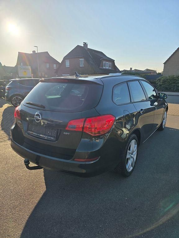 Gebraucht Opel Astra Design Edition 110 PS (80 kW) 2011 Schwarz Kombi