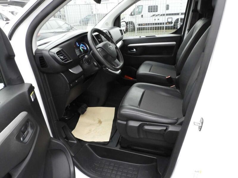 Gebraucht Opel Vivaro-e Combi Edition 100 kW (136 PS) 2022 Jade weiss/arktis weiss Van