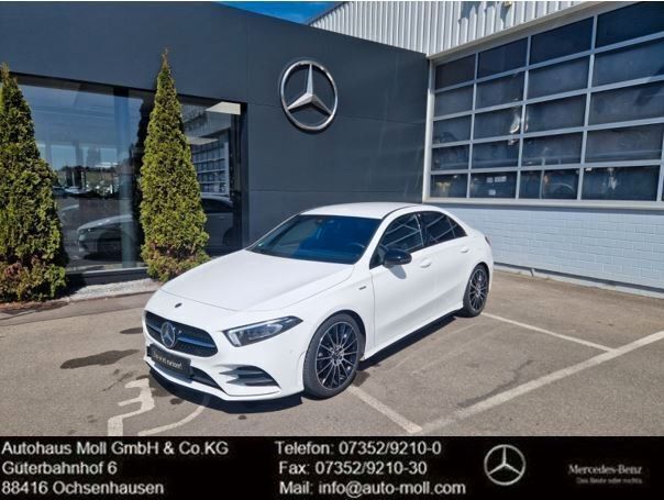 Polarweiss Gebraucht 2021 Mercedes A200 AMG Limousine | 30.950 € (Etwas zu teuer) - Bild 1/4