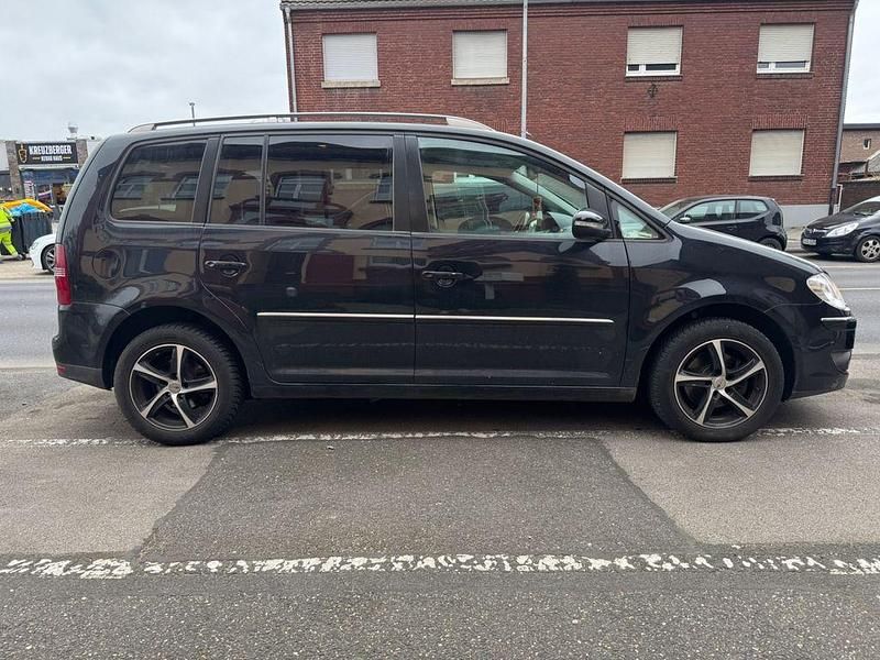 Gebraucht VW Touran 140 PS (102 kW) 2010 Schwarz Van / Kleinbus