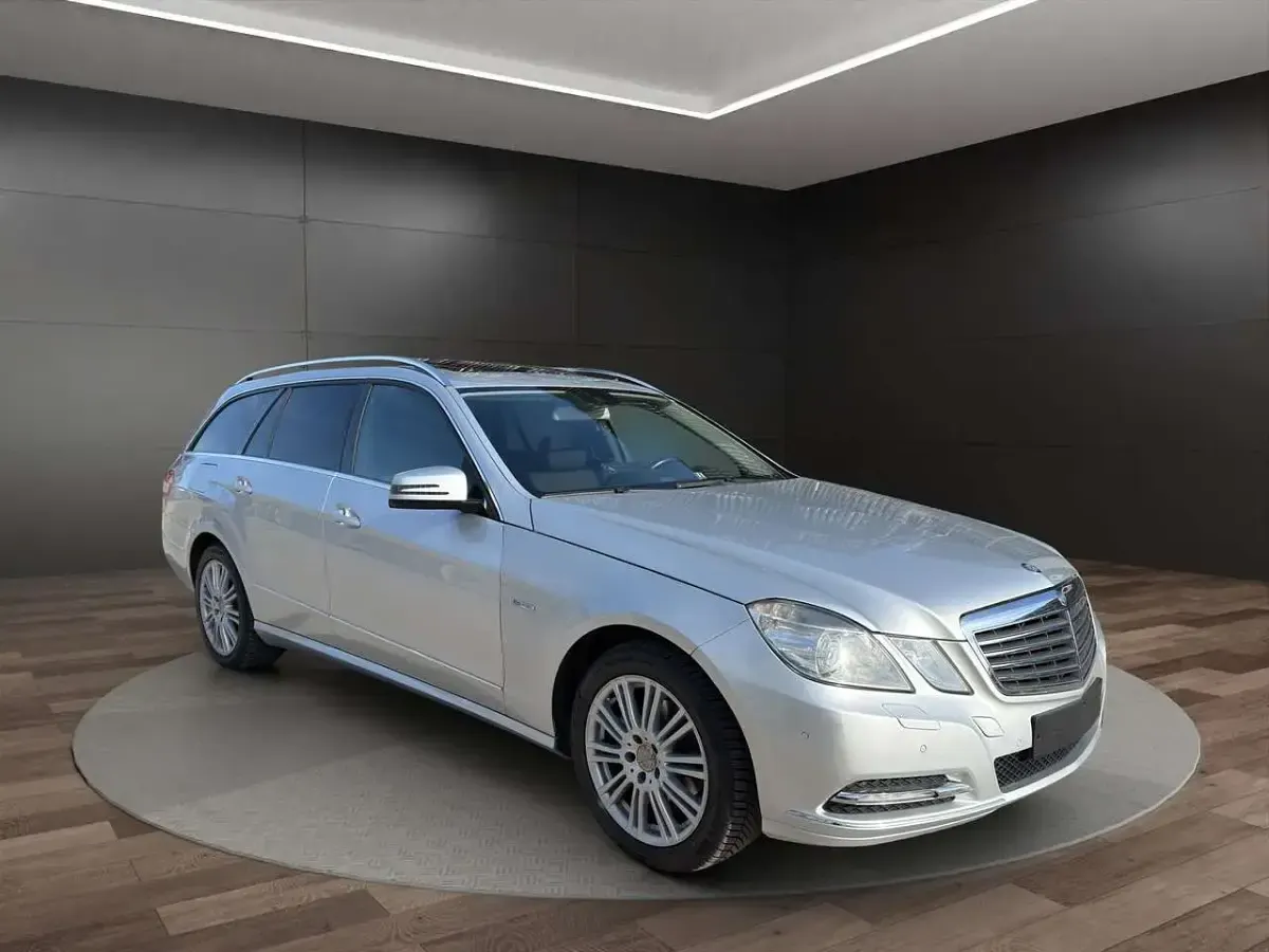 Second-hand Mercedes E200 184 CP (135 kW) 2012 Argintiu Break