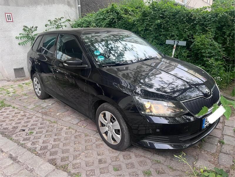 Schwarz Gebraucht 2016 Skoda Fabia Kombi | 4.990 € (Fairer Preis) - Bild 1/4