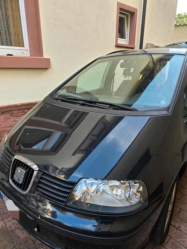 Schwarz Gebraucht 2008 Seat Alhambra Reference Van / Kleinbus | 2.500 € (Fairer Preis) - Bild 1/4