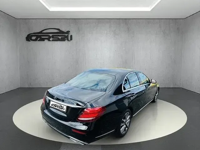 Gebraucht Mercedes E200 Avantgarde 150 PS (110 kW) 2018 Schwarz/baltic black Limousine