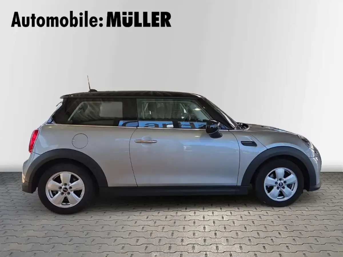 Second-hand Mini Cooper Essential 136 CP (100 kW) 2023 Argintiu Hatchback