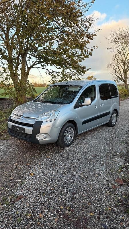 Silber Gebraucht 2012 Citroën Berlingo Van / Kleinbus | 4.950 € (Fairer Preis) - Bild 1/4