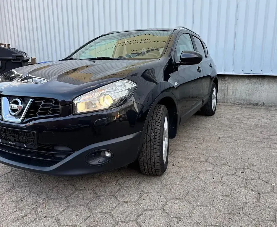 Gebraucht Nissan Qashqai Visia 106 PS (77 kW) 2010 Schwarz SUV