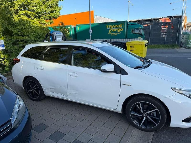 Gebraucht Toyota Auris Hybrid Edition-S 99 PS (72 kW) 2017 Weiß Kombi