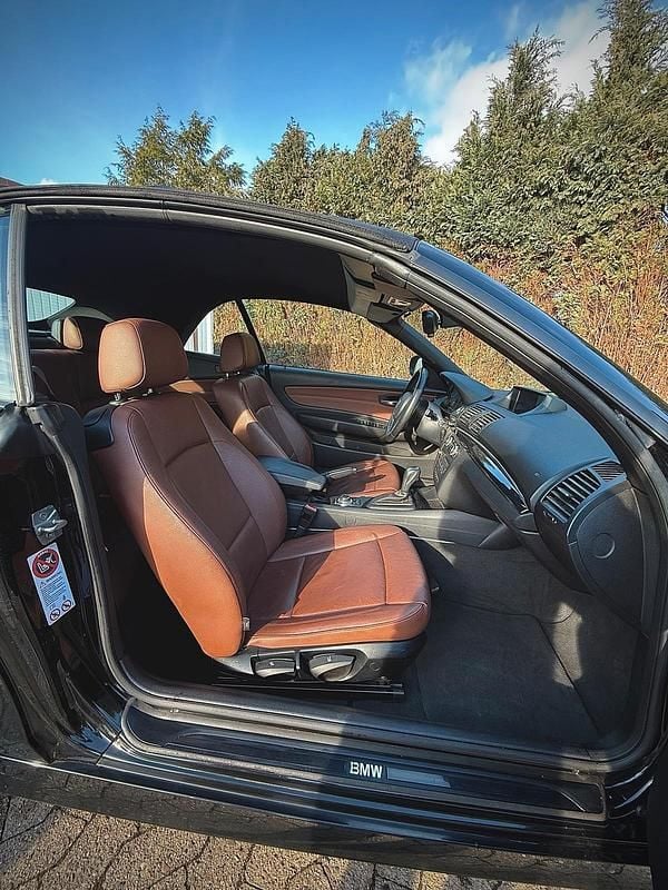 Gebraucht BMW 118 Cabriolet 143 PS (105 kW) 2010 Schwarz Cabrio