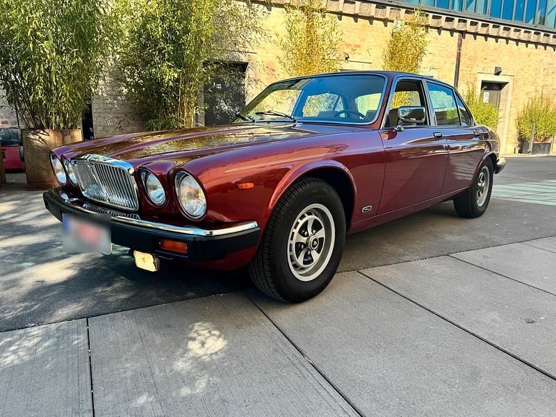Gebraucht Jaguar XJ6 245 PS (180 kW) 1986 Rot Limousine