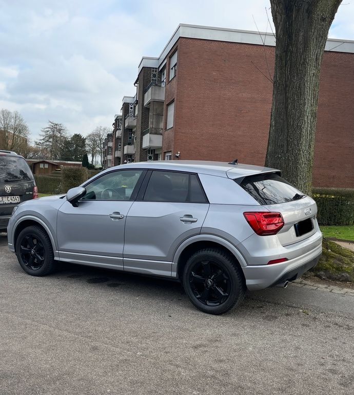 Gebraucht Audi Q2 Sport 116 PS (85 kW) 2019 Silber SUV