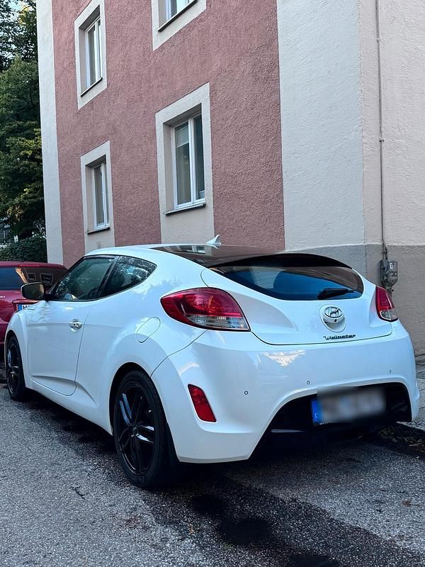 Gebraucht Hyundai Veloster 140 PS (102 kW) 2011 Weiß Kleinwagen