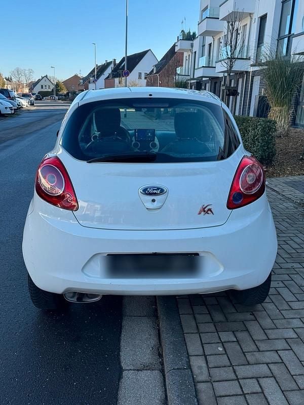 Gebraucht Ford Ka 69 PS (50 kW) 2015 Weiß Kleinwagen