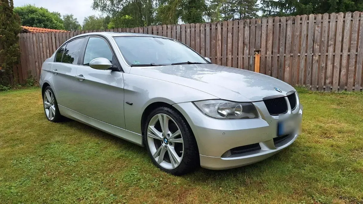Gebraucht BMW 318 129 PS (94 kW) 2007 Silber Limousine