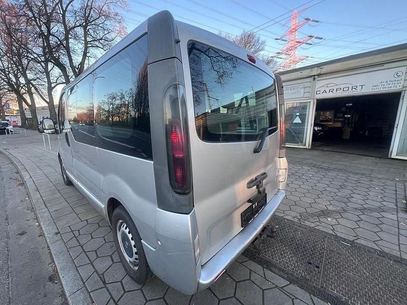 Gebraucht Opel Vivaro 135 PS (99 kW) 2005 Silber Van / Kleinbus