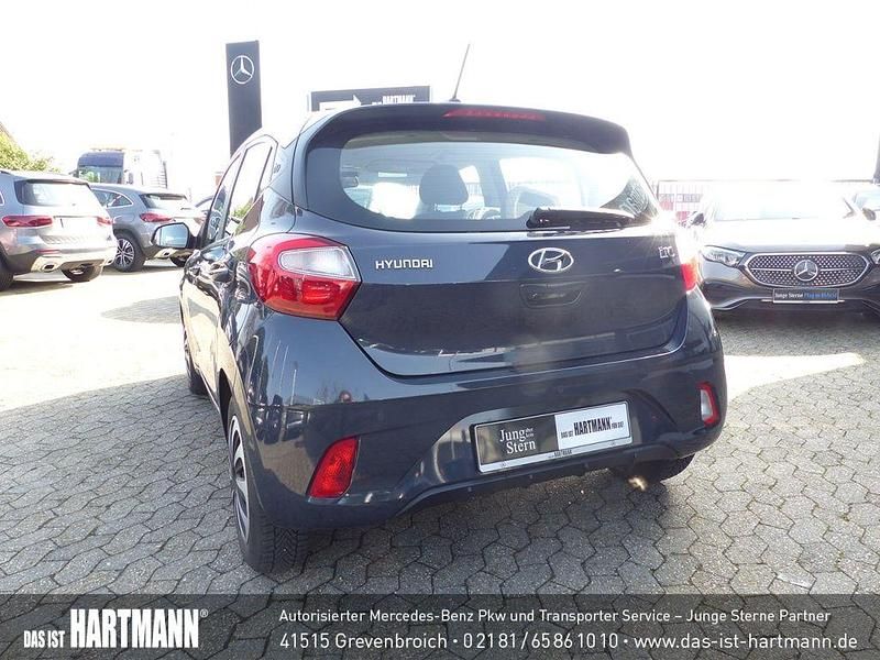 Gebraucht Hyundai i10 Trend 84 PS (61 kW) 2021 Grau metallic Kleinwagen