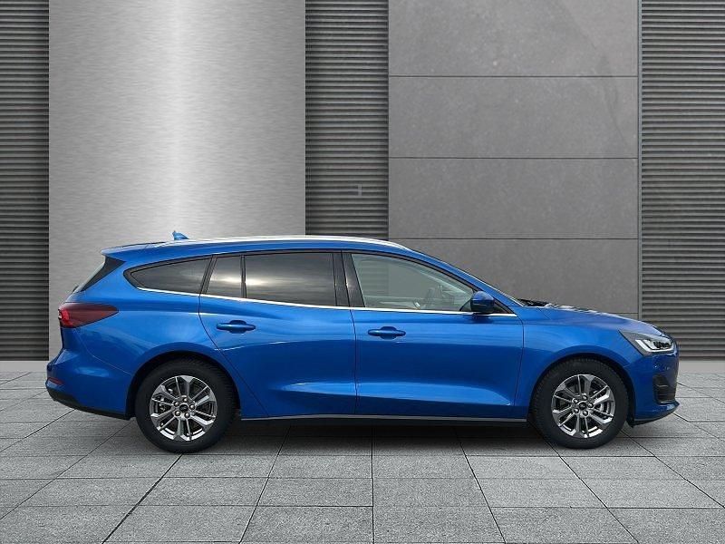 Diverse metallic Gebraucht 2024 Ford Focus Titanium X | 22.820 € (Superpreis) - Bild 1/4