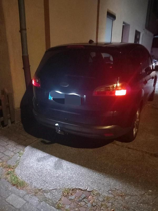 Schwarz Gebraucht 2007 Ford S-MAX Van / Kleinbus | 3.999 € (Teuer) - Bild 1/4