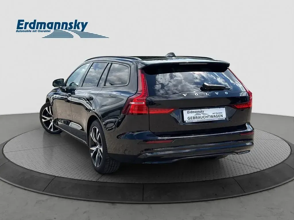 Gebraucht Volvo V60 Plus 197 PS (144 kW) 2024 Schwarz Kombi