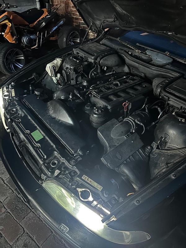 Schwarz Gebraucht 2003 BMW 525 Shadowline Kombi | 2.200 € - Bild 1/4