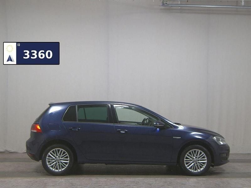 Blau Gebraucht 2014 VW Golf VII Cup Limousine | 7.450 € (Superpreis) - Bild 1/4