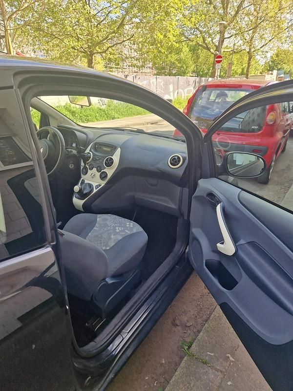 Second-hand Ford Ka 69 CP (50 kW) 2009 Negru Hatchback