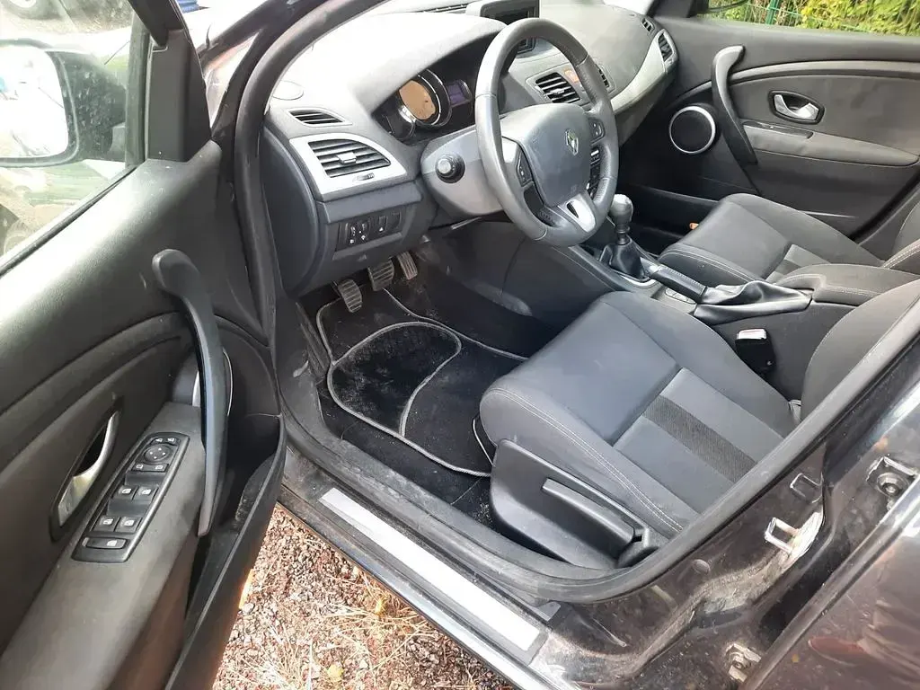 Gebraucht Renault Mégane III Dynamique 131 PS (96 kW) 2010 Grau Limousine
