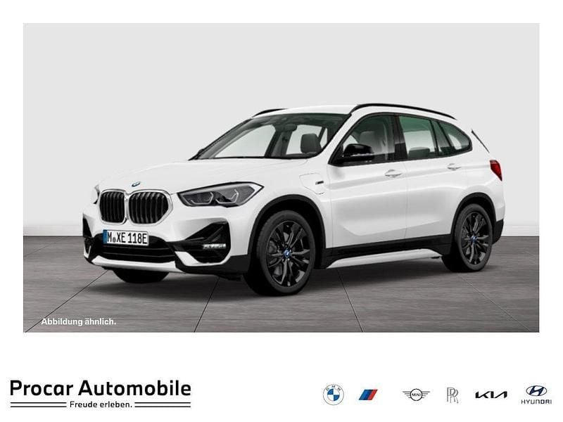 Weiß Gebraucht 2022 BMW X1 Sport Line SUV | 24.995 € (Guter Preis) - Bild 1/4