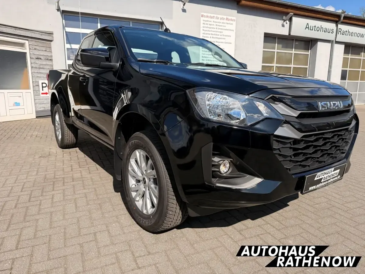 Nowe Isuzu D-Max 163 KM (119 kW) 2026 Czarny Pickup