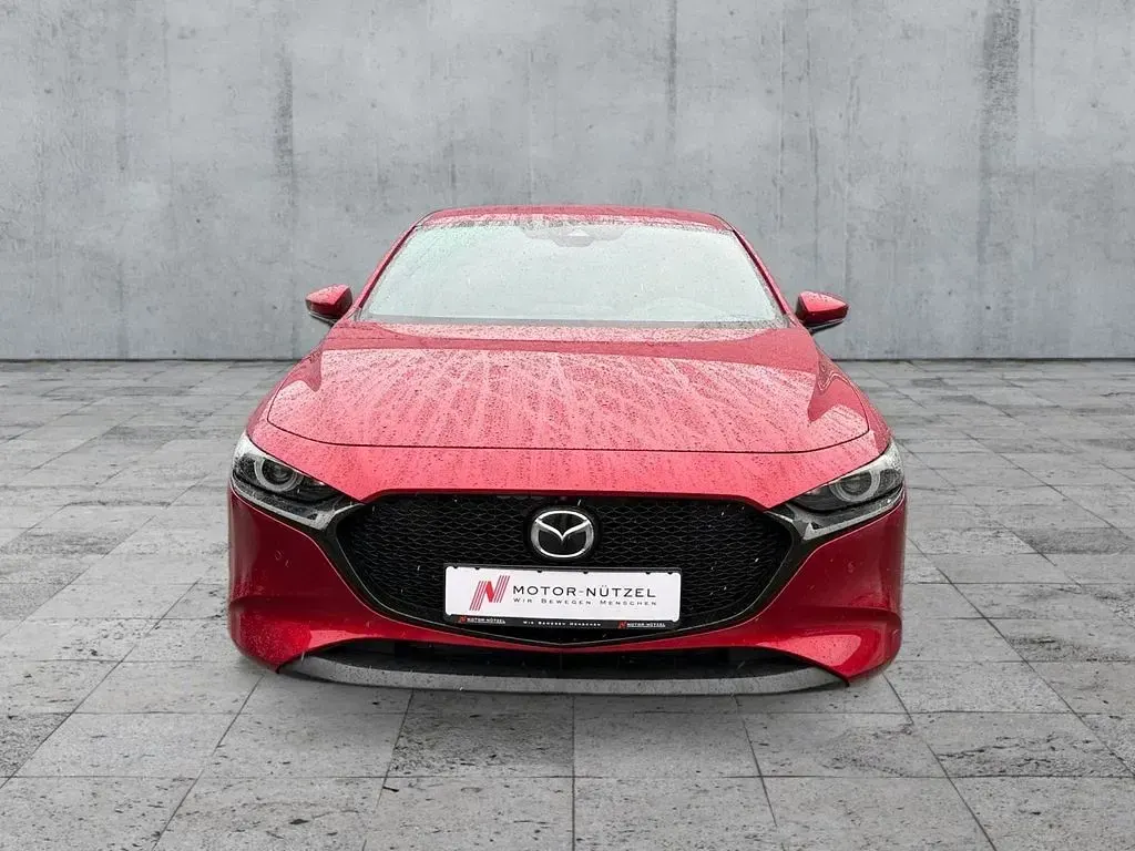 Używany Mazda 3 Selection 122 KM (89 kW) 2019 Czerwony Sedan/Limuzyna