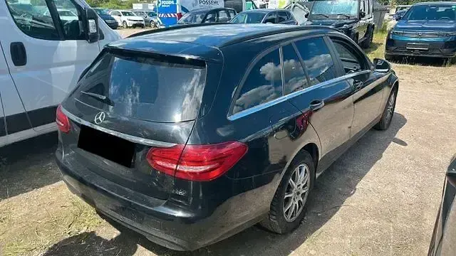 Gebraucht Mercedes C220 170 PS (125 kW) 2018 Schwarz/baltic black Kombi
