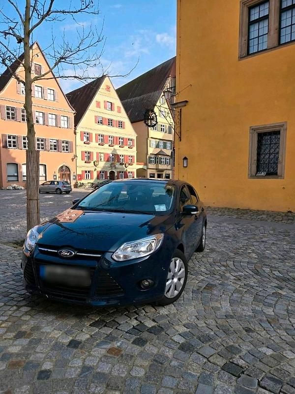 Usata Ford Focus 150 CV (110 kW) 2013 Blu Berlina