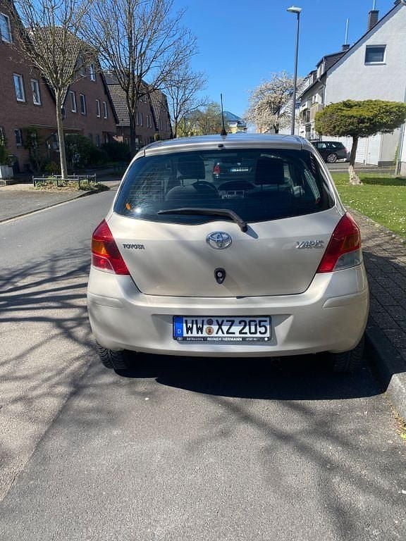 Gebraucht Toyota Yaris Sol 101 PS (74 kW) 2009 Gold Kleinwagen