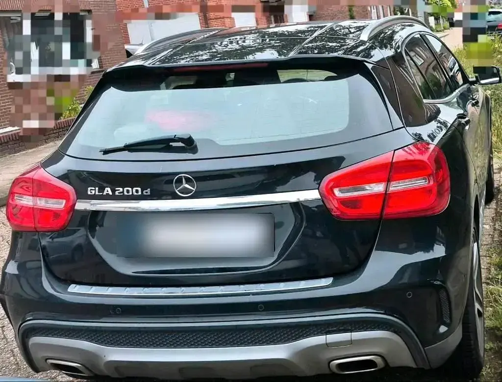 Gebraucht Mercedes GLA200 136 PS (100 kW) 2015 Schwarz SUV